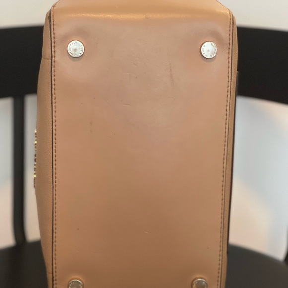 Michael kors hand bag - Picture 3 of 9